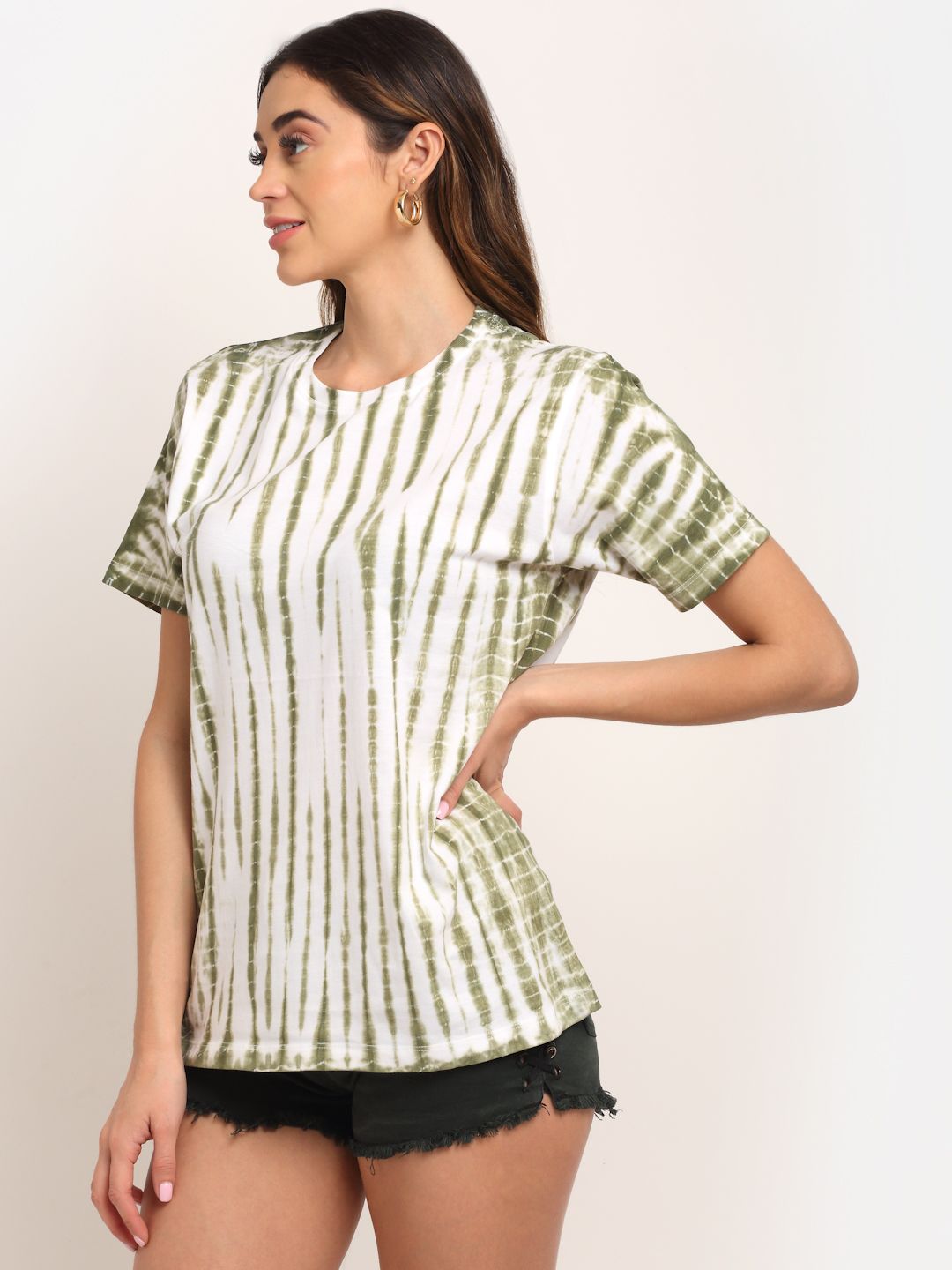 Linear Pattern, Women Combed Cotton Tie & Dye Green T-Shirt