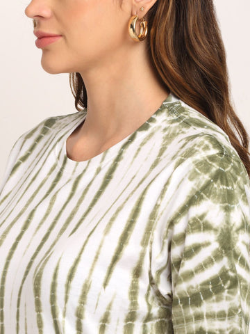 Linear Pattern, Women Combed Cotton Tie & Dye Green T-Shirt