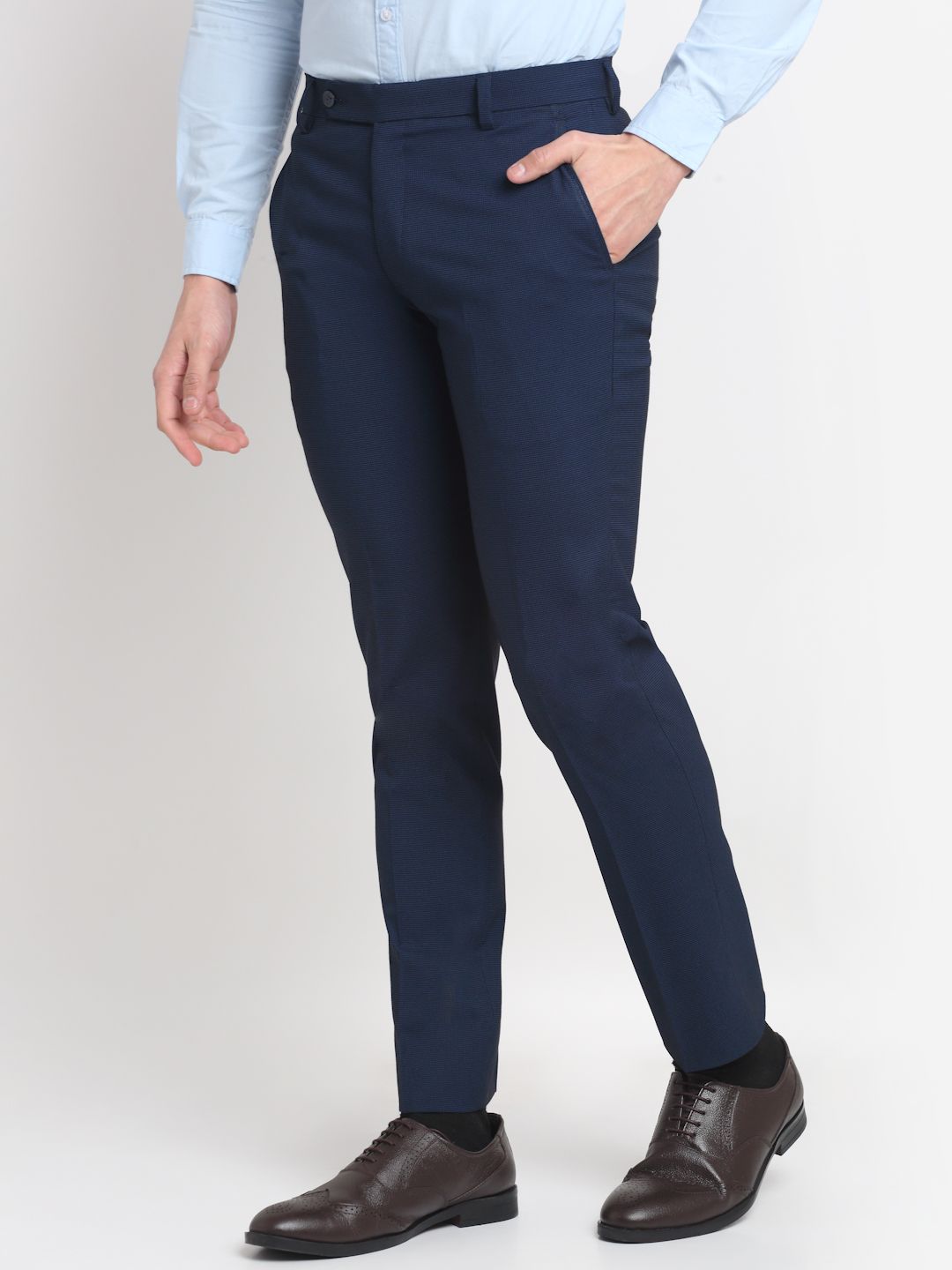 Men blue textured slim fit minimalistic formal trousers